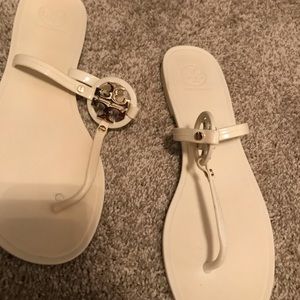 Tory Burch sandles one strap is broken